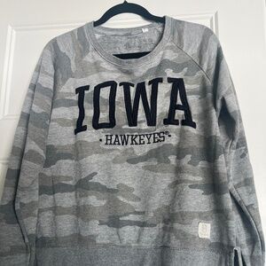 Pressbox Iowa Hawkeyes Camo Sweatshirt – Size M